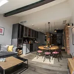 Stradom15 公寓式酒店